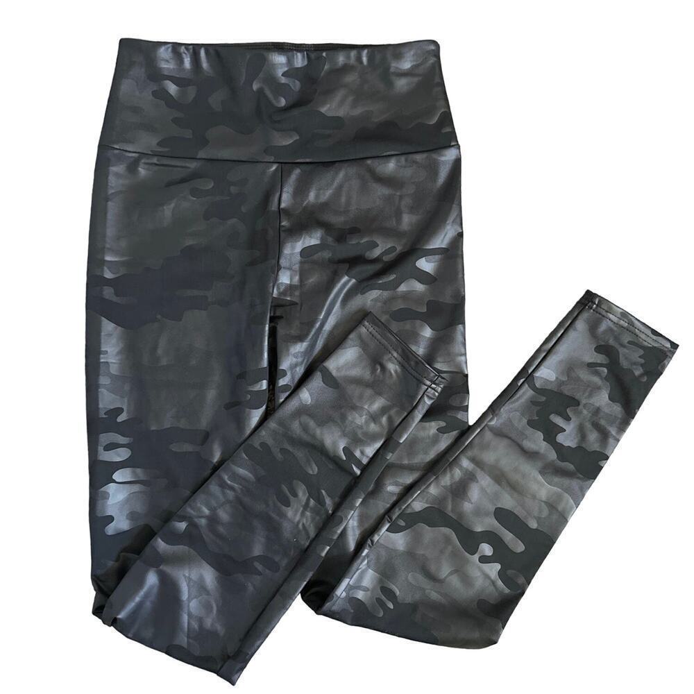 NWT Boutique Black High Rise Camo Faux Leather Leggings Size Small